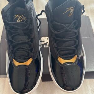 Jordan Max Aura 4 Grade School Boys' "Black/Metallic Gold/White" Shoe Size 6y